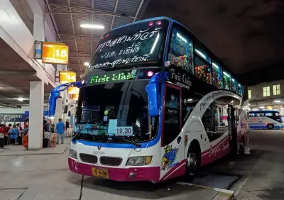 รถทัวร์/มินิบัส กรุงสยามทัวร์ ภายนอกรถ รูปที่ 2