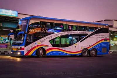 รถทัวร์ ปิยะประเสริฐทัวร์ ภายนอกรถ รูปที่ 2