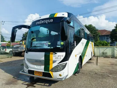 รถทัวร์/รถตู้ สหมิตรอุบล ภายนอกรถ รูปที่ 3